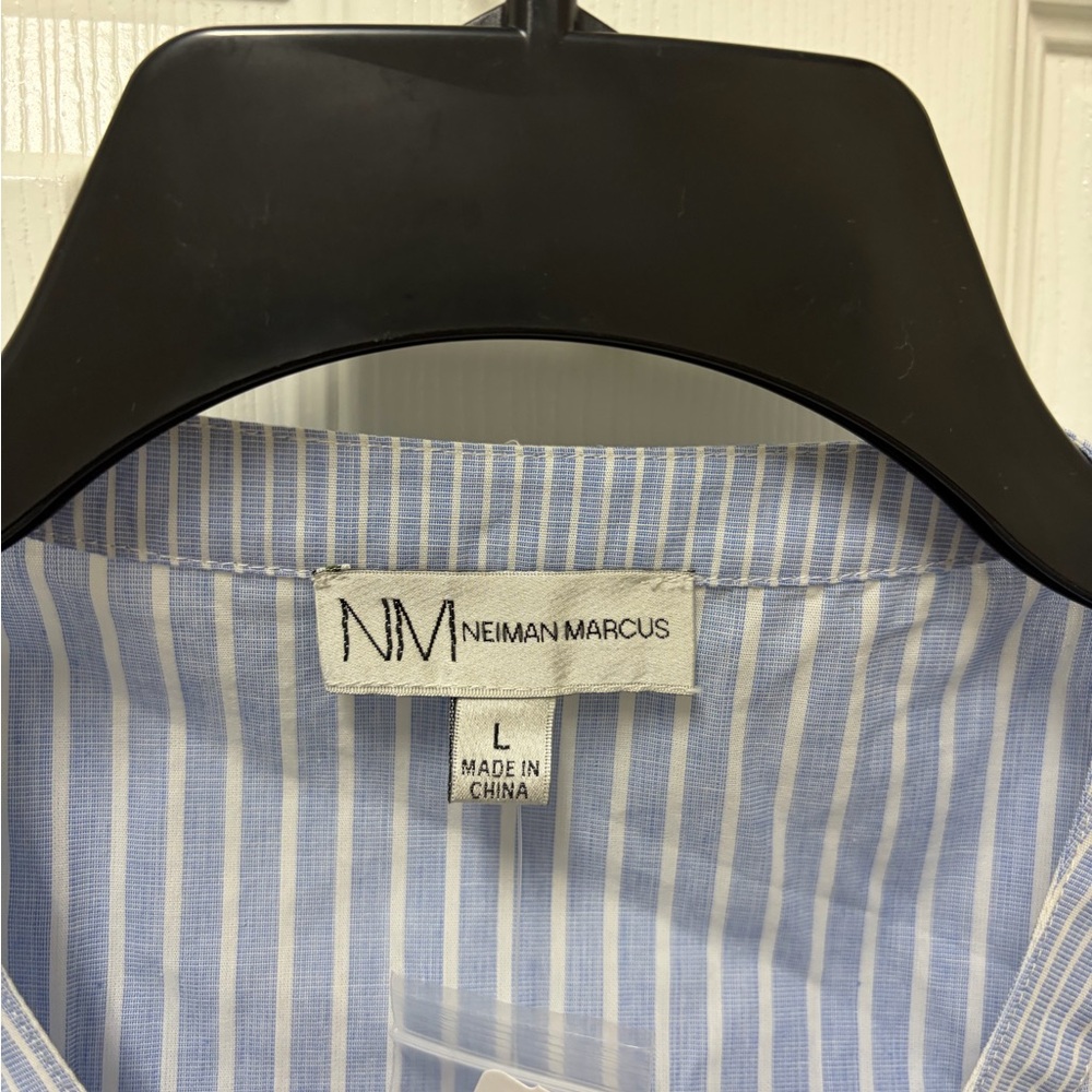 Neiman Marcus Light Blue and White Striped Top - Picture 2 of 4